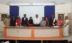 Learning to lead by examples