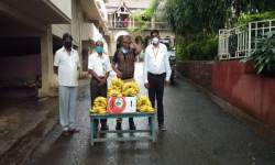 Distribution of fruits to COVID centre