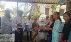 Khir distribution to hostel students on occasion of death anniversary of Laxmibai Bhaurao Patil