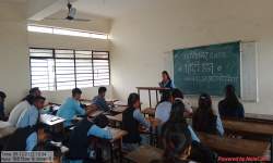 हिंदी विभाग की ओर से हिंदी दिवस के उपलक्ष्य में आयोजित काव्य वाचन प्रतियोगिता