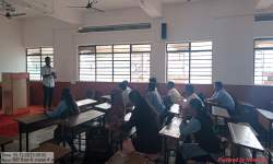 हिंदी दिवस के उपलक्ष्य में आयोजित वक्तृत्व प्रतियोगिता